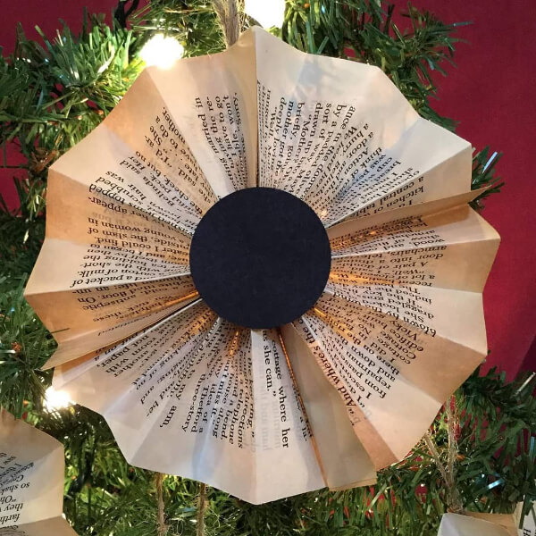 Beautiful and Easy-to-make Newspaper Christmas Tree Crafts