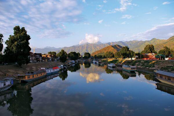 Jammu and Kashmir Top Destinations for Honeymoon in December (India)