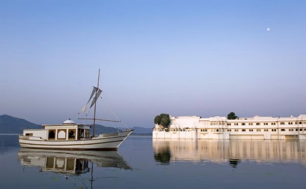 Lake Palace Top Udaipur Attractions and Places to Visit