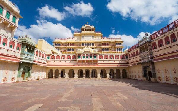 City Palace Top Udaipur Attractions and Places to Visit