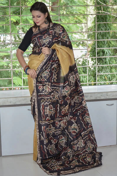 Adorable Tussar Silk with Batik Print-Stunning Batik Saree Styles for a Traditional Style