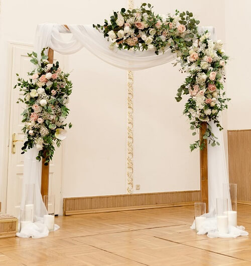 Elegant Engagement Decoration Setup-Twenty creative engagement decorations for the home in 2023