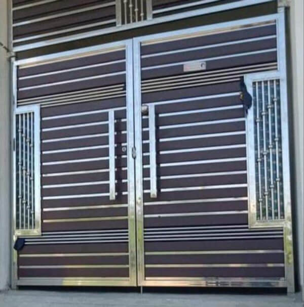 Full Raised Steel Garage Gate