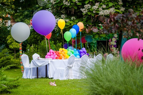 Outdoor Balloon Decor For Birthday Party